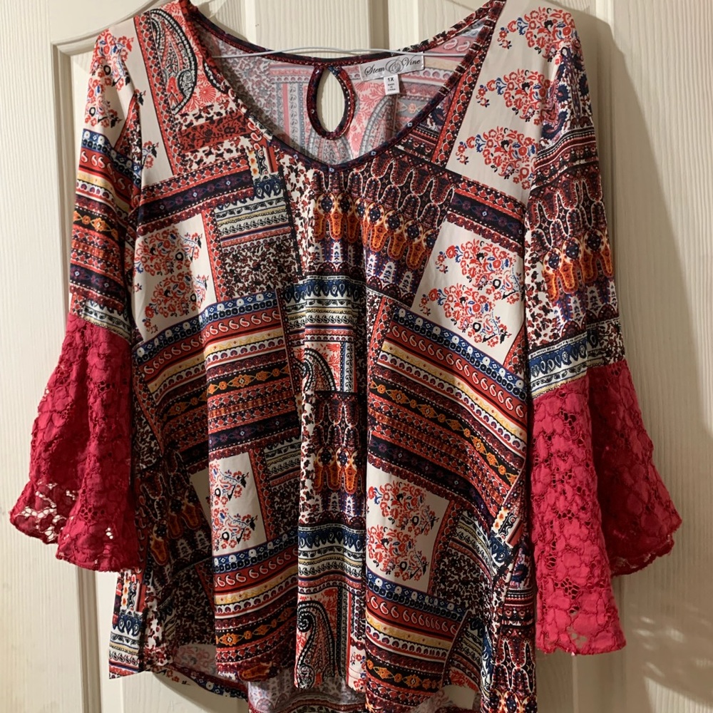 Stem and vine. Ladies BoHo pull over shirt with lacy sleeve 1X.